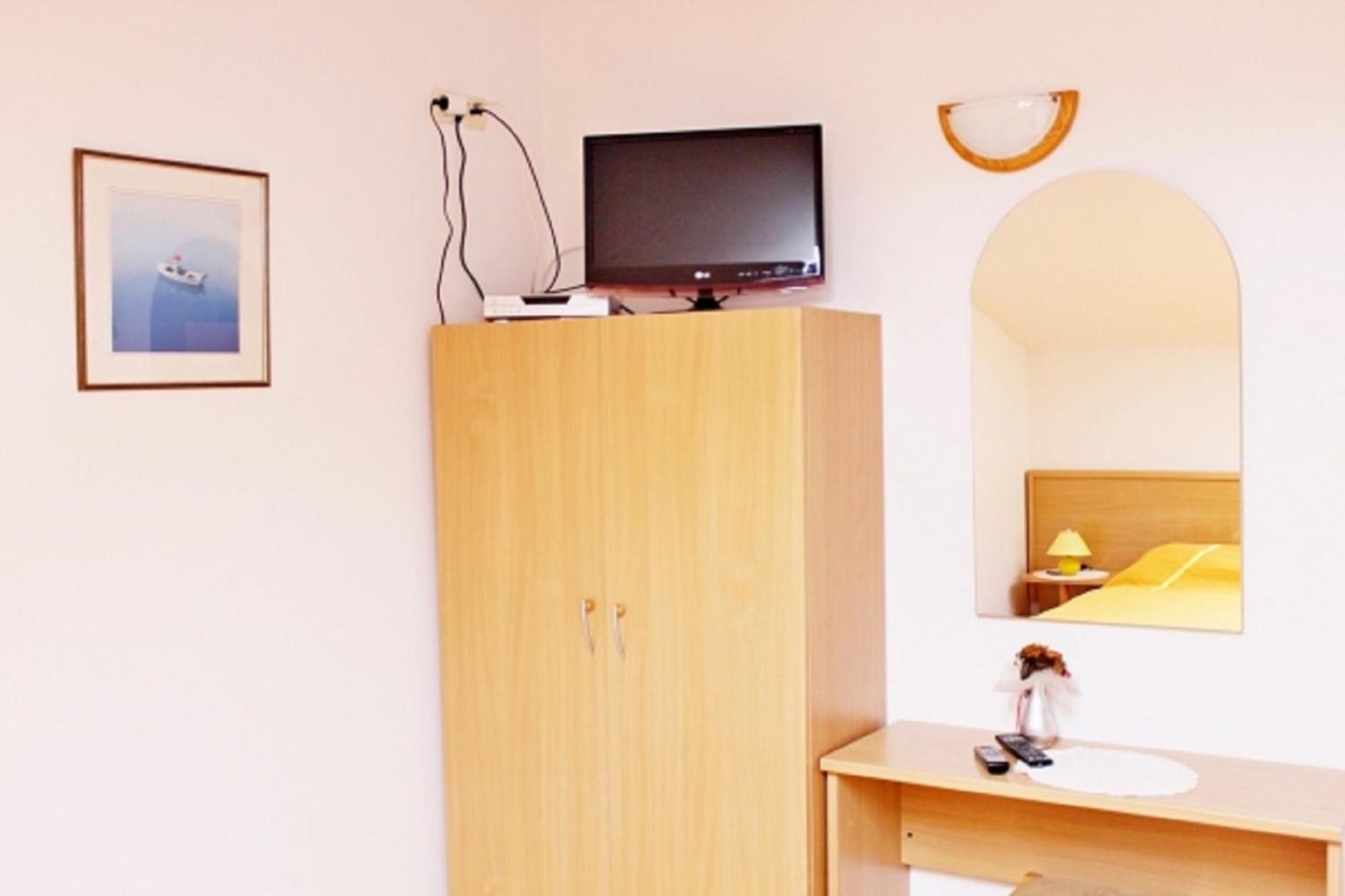 Apartments Pansion Franka Brist Kültér fotó